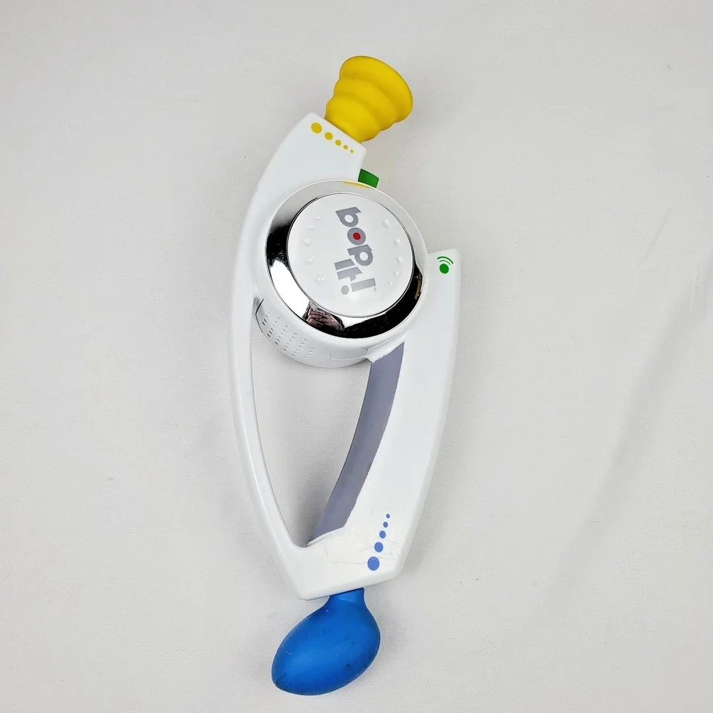 Bop It! Shout White Talking Handheld Game 2008 Hasbro - TESTED & WORKING